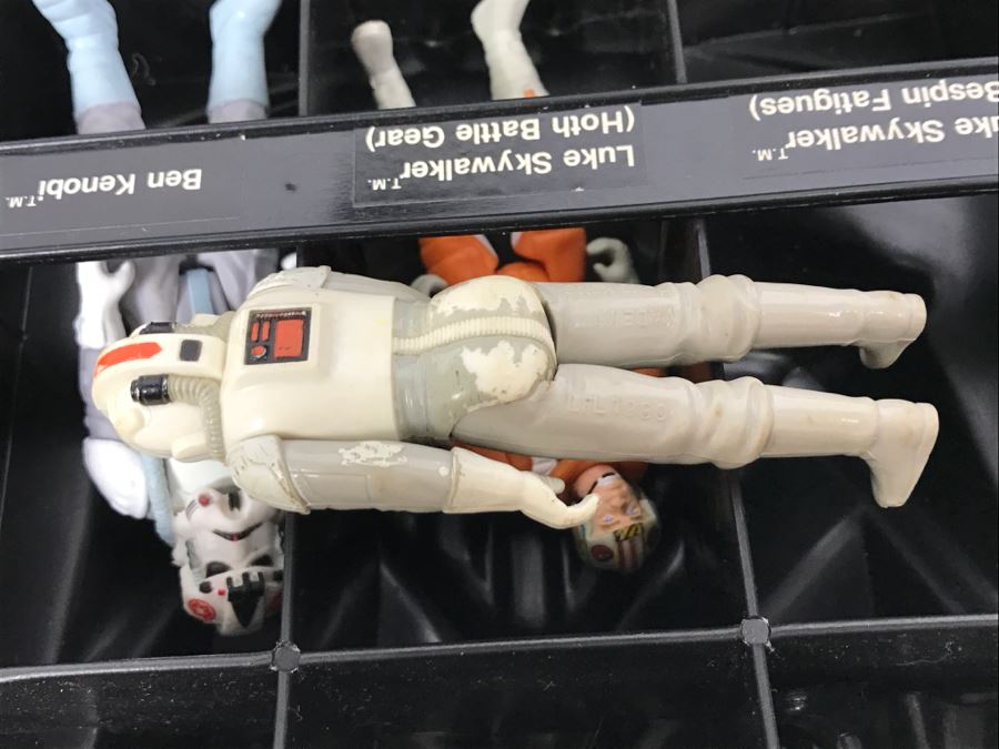 STAR WARS The Empire Strikes Back Darth Vader Accessory Storage Chamber With Action Figures Some From Hong Kong Dated in 1979/1980 [Photo 22]