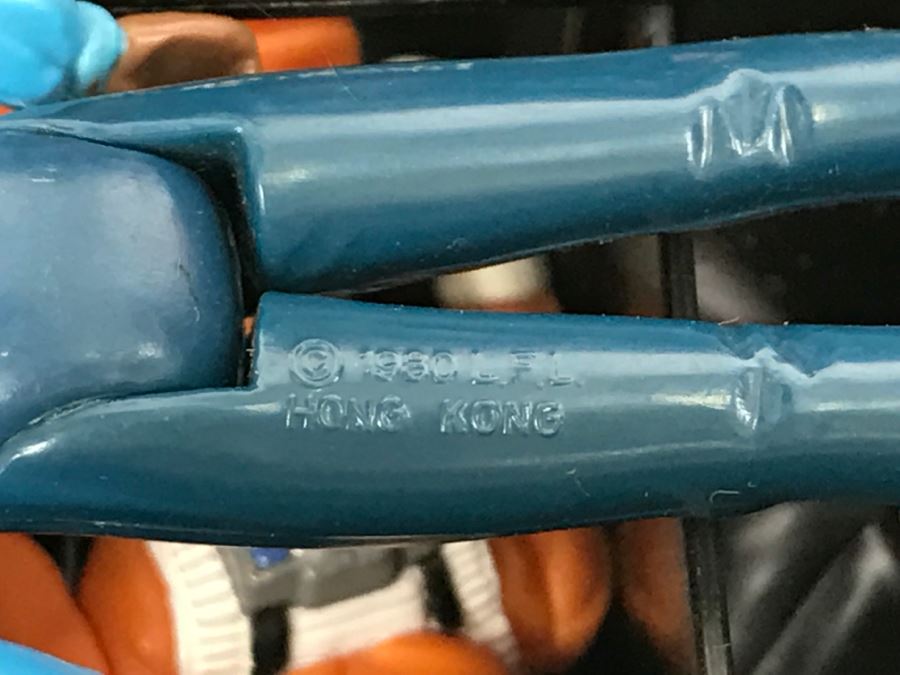 STAR WARS The Empire Strikes Back Darth Vader Accessory Storage Chamber With Action Figures Some From Hong Kong Dated in 1979/1980 [Photo 19]