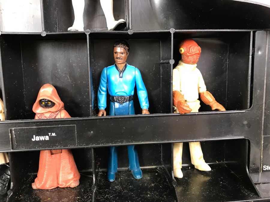 STAR WARS The Empire Strikes Back Darth Vader Accessory Storage Chamber With Action Figures Some From Hong Kong Dated in 1979/1980 [Photo 13]