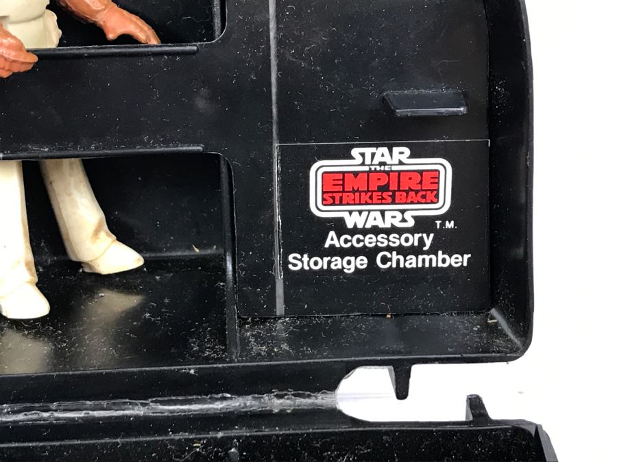 STAR WARS The Empire Strikes Back Darth Vader Accessory Storage Chamber With Action Figures Some From Hong Kong Dated in 1979/1980 [Photo 3]