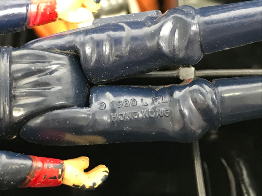 STAR WARS The Empire Strikes Back Darth Vader Accessory Storage Chamber With Action Figures Some From Hong Kong Dated in 1979/1980 [Photo 25]