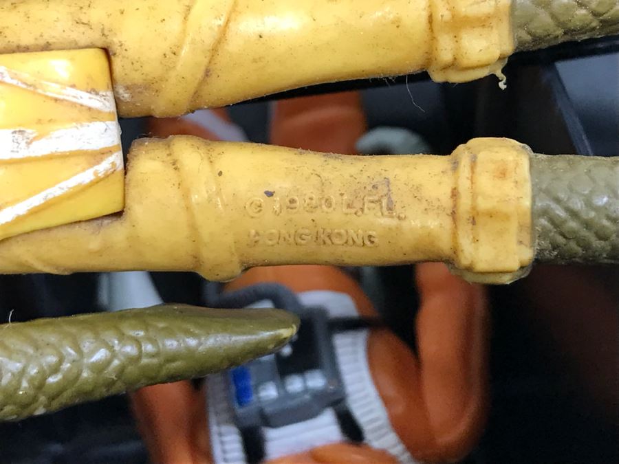 STAR WARS The Empire Strikes Back Darth Vader Accessory Storage Chamber With Action Figures Some From Hong Kong Dated in 1979/1980 [Photo 14]