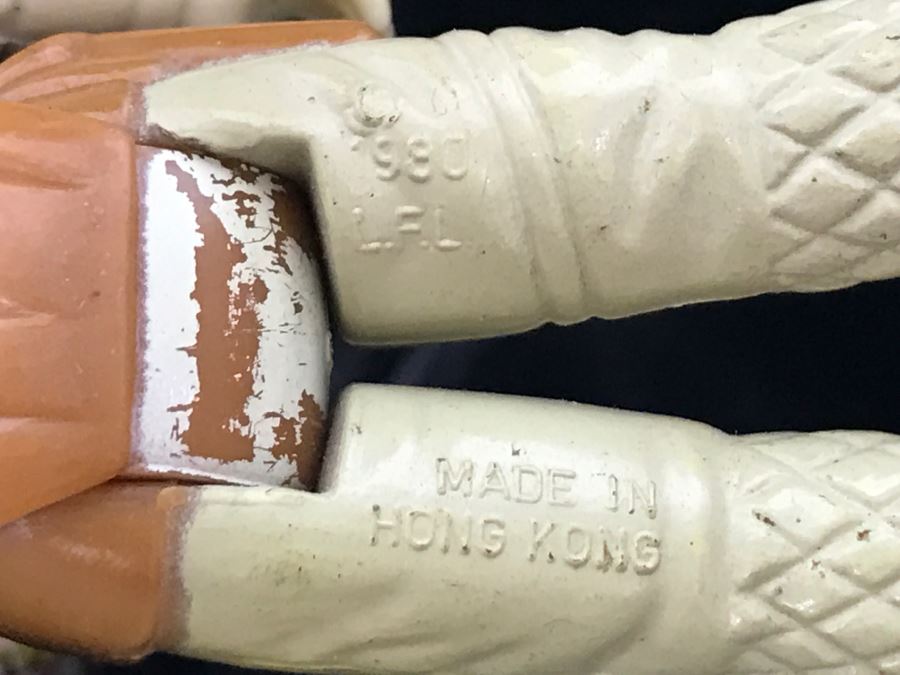 STAR WARS The Empire Strikes Back Darth Vader Accessory Storage Chamber With Action Figures Some From Hong Kong Dated in 1979/1980 [Photo 16]