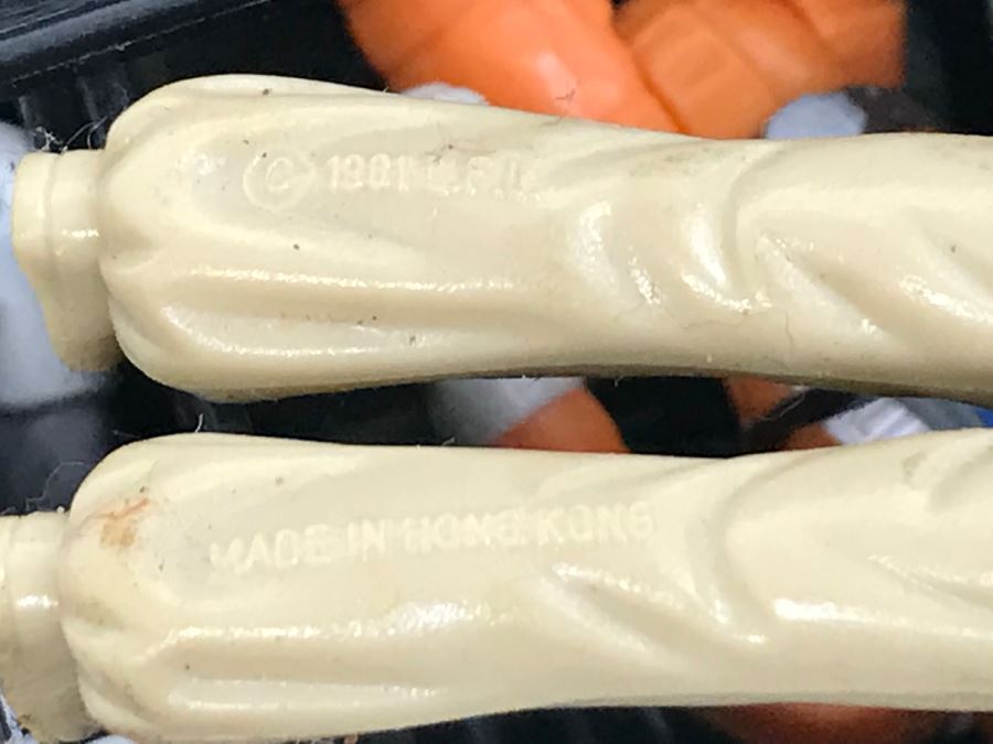 STAR WARS The Empire Strikes Back Darth Vader Accessory Storage Chamber With Action Figures Some From Hong Kong Dated in 1979/1980 [Photo 18]