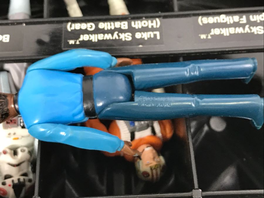 STAR WARS The Empire Strikes Back Darth Vader Accessory Storage Chamber With Action Figures Some From Hong Kong Dated in 1979/1980 [Photo 20]