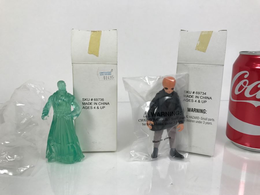 STAR WARS Two Figures SKU# 69736 And SKU# 69734 Made In China New In Box [Photo 1]
