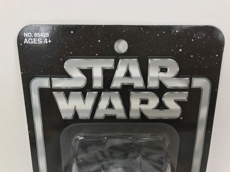 STAR WARS Darth Vader Hasbro 85428 2004 New On Card [Photo 3]