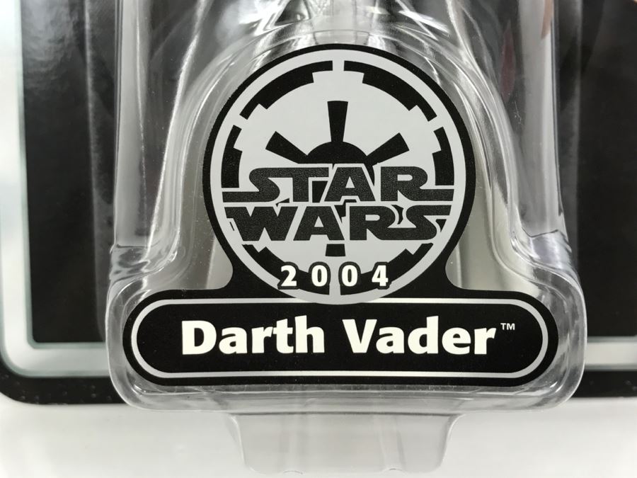 STAR WARS Darth Vader Hasbro 85428 2004 New On Card [Photo 7]