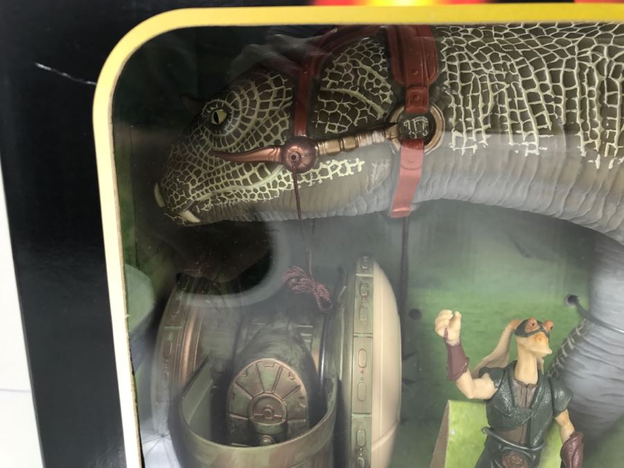 STAR WARS Episode 1 Fambaa With Shield Generator and Gungan Warrior Hasbro 1999 84369 New In Box [Photo 4]