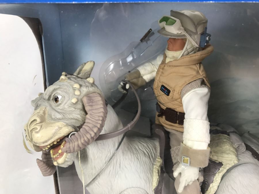 star wars the empire strikes back luke skywalker and tauntaun