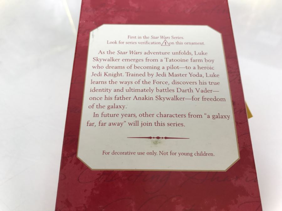 STAR WARS Assorted Items -3 Die Cast Key Chains Placo 1996 Collectors Edition; R2-D2 (Artoo-Detoo) 04101, C-3PO (See-Threepio) 02718, Darth Vader 03670, And 1 Christmas Ornament Hallmark Luke Skywalker 1997 [Photo 8]
