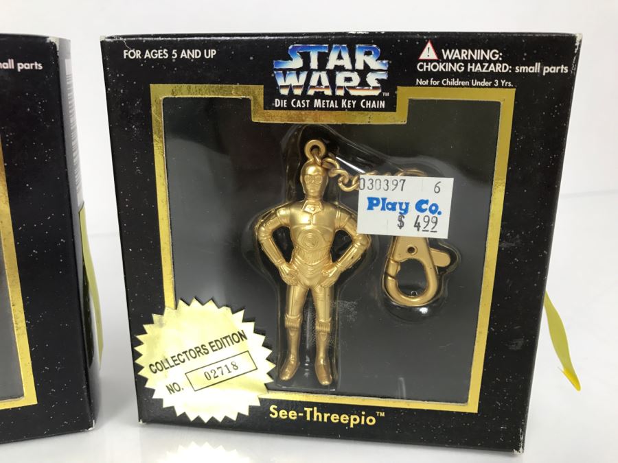 STAR WARS Assorted Items -3 Die Cast Key Chains Placo 1996 Collectors Edition; R2-D2 (Artoo-Detoo) 04101, C-3PO (See-Threepio) 02718, Darth Vader 03670, And 1 Christmas Ornament Hallmark Luke Skywalker 1997 [Photo 3]