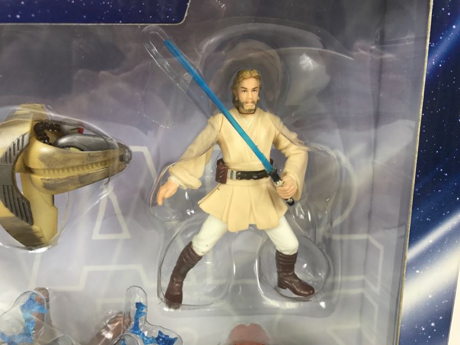 STAR WARS Attack Of The Clones Jedi Warriors With Nikto Jedi, Plo Koon, Saesee Tiin, Obi-Wan Kenobi, Assasin Droid, And Containment Field Hasbro 2003 26720 New In box [Photo 7]