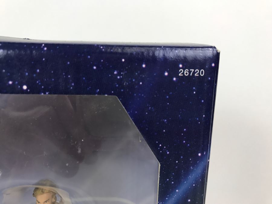 STAR WARS Attack Of The Clones Jedi Warriors With Nikto Jedi, Plo Koon, Saesee Tiin, Obi-Wan Kenobi, Assasin Droid, And Containment Field Hasbro 2003 26720 New In box [Photo 3]