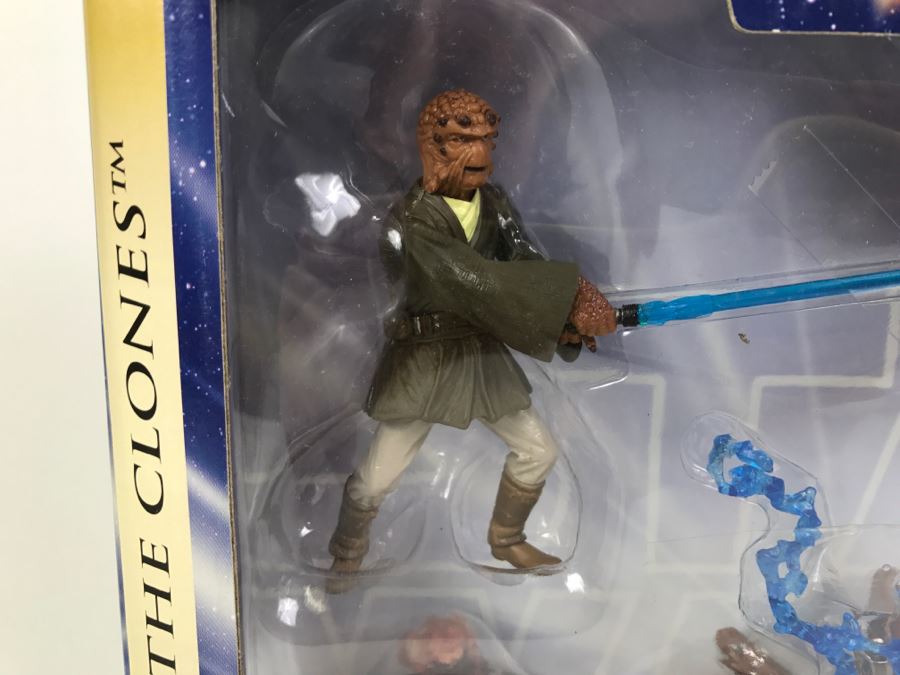 STAR WARS Attack Of The Clones Jedi Warriors With Nikto Jedi, Plo Koon, Saesee Tiin, Obi-Wan Kenobi, Assasin Droid, And Containment Field Hasbro 2003 26720 New In box [Photo 5]