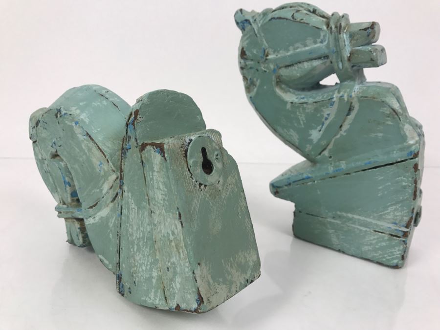 Pair Of Painted Carved Wood Horse Heads For Mounting On Wall [Photo 10]