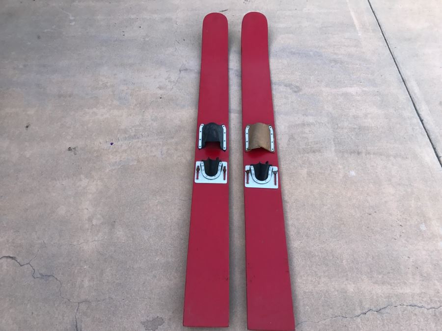 Pair Of Vintage Red Wooden Water Skis [Photo 4]