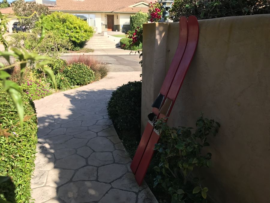 Pair Of Vintage Red Wooden Water Skis [Photo 11]