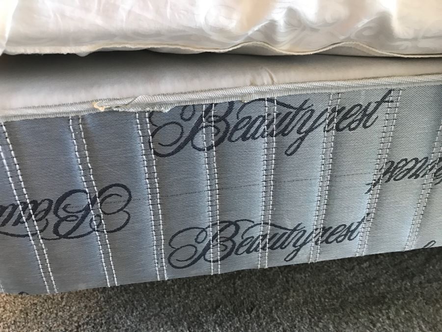 Mid-Century Modern Drexel King Headboard With Mattress, Boxspring And Frame (Bedding Not Included) [Photo 15]