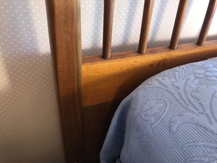 Mid-Century Modern Drexel King Headboard With Mattress, Boxspring And Frame (Bedding Not Included) [Photo 8]