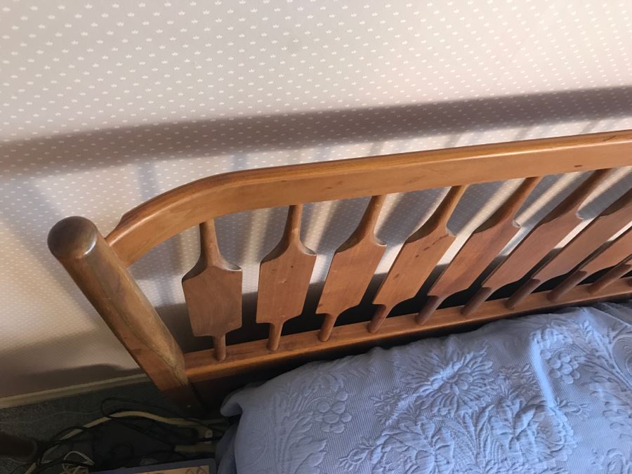 Mid-Century Modern Drexel King Headboard With Mattress, Boxspring And Frame (Bedding Not Included) [Photo 5]