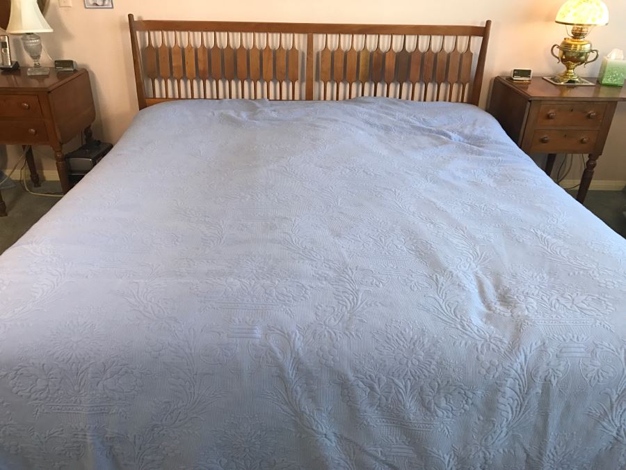 Mid-Century Modern Drexel King Headboard With Mattress, Boxspring And Frame (Bedding Not Included) [Photo 2]