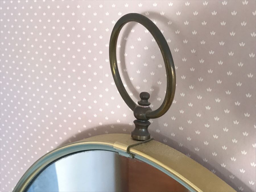 Vintage Oval Wall Mirror By Turner Mfg Co 19'X29' [Photo 2]