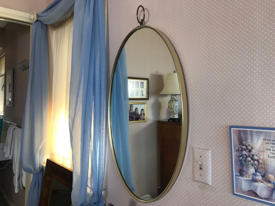 Vintage Oval Wall Mirror By Turner Mfg Co 19'X29' [Photo 3]