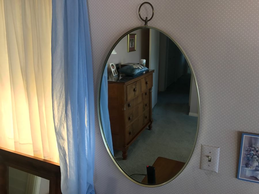 Vintage Oval Wall Mirror By Turner Mfg Co 19'X29' [Photo 1]