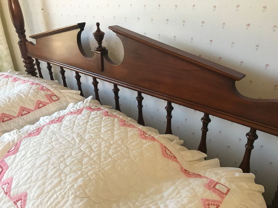 Vintage Pennsylvania House Turned Cherry Wood FULL SIZE Bed With