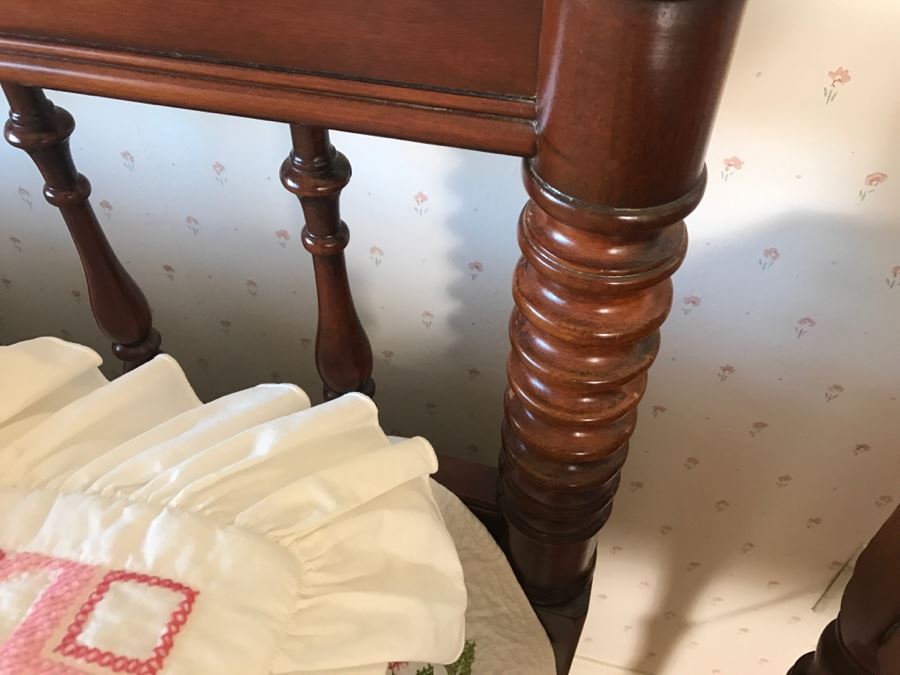 Vintage Pennsylvania House Turned Cherry Wood FULL SIZE Bed With Mattress And Boxspring (Bedding Not Included) [Photo 8]