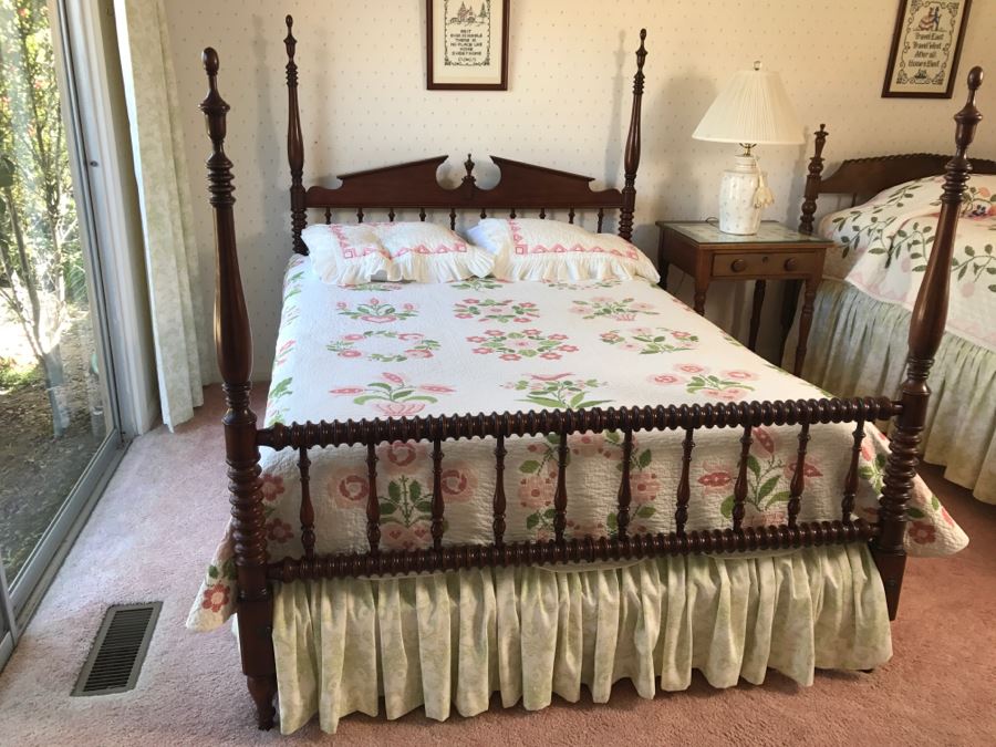 Vintage Pennsylvania House Turned Cherry Wood FULL SIZE Bed With Mattress And Boxspring (Bedding Not Included) [Photo 3]