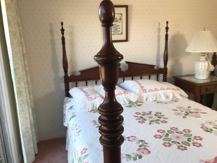 Vintage Pennsylvania House Turned Cherry Wood FULL SIZE Bed With Mattress And Boxspring (Bedding Not Included) [Photo 4]