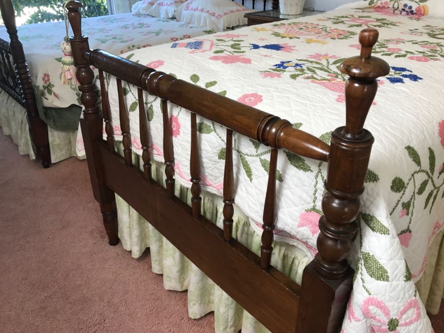 Vintage Turned Walnut Wooden TWIN SIZE Bed Headboard And Footboard With Frame (Bedding, Mattress And Boxspring Not Included) [Photo 3]