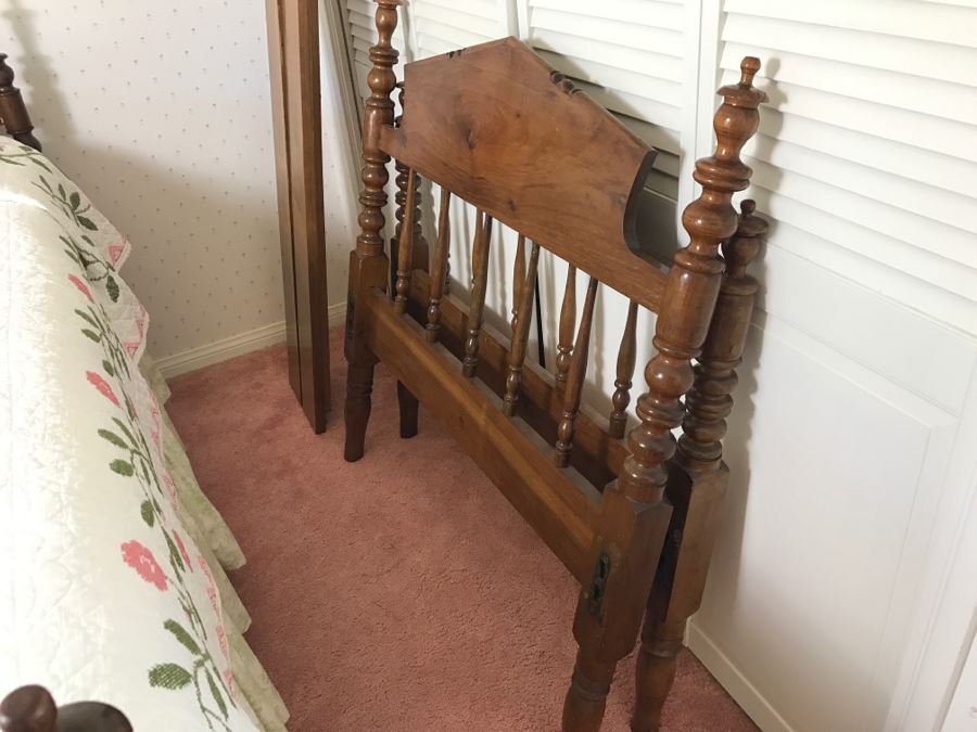 Vintage Turned Walnut Wooden TWIN SIZE Bed Headboard And Footboard With Frame [Photo 3]