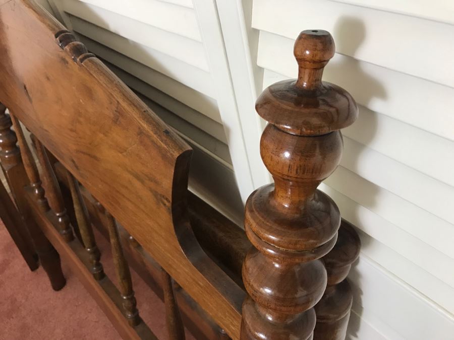 Vintage Turned Walnut Wooden TWIN SIZE Bed Headboard And Footboard With Frame [Photo 4]