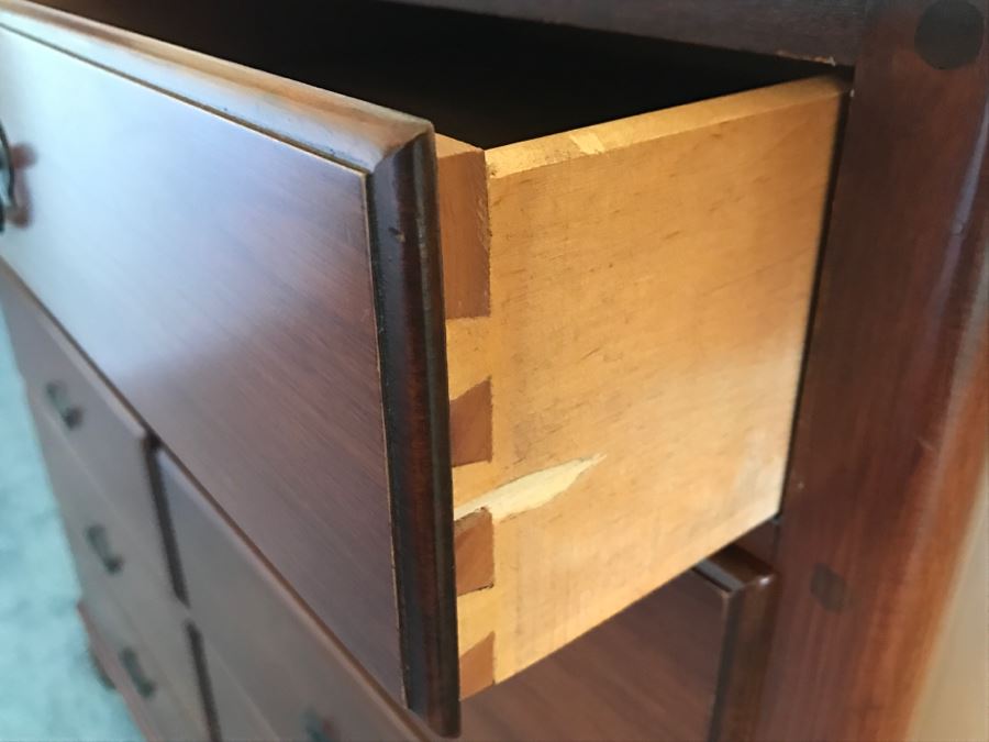 Cherry Wood Chest Of Drawers With Mirror By Pennsylvania House Lewisburg Chair And Furniture Co [Photo 7]