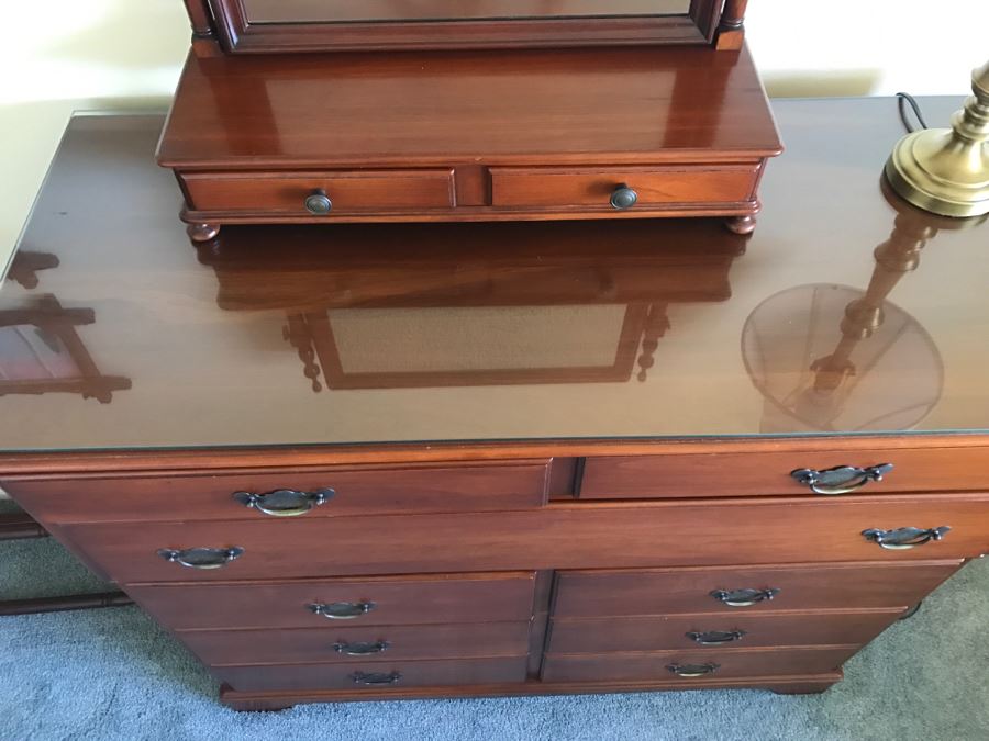 Cherry Wood Chest Of Drawers With Mirror By Pennsylvania House Lewisburg Chair And Furniture Co [Photo 10]