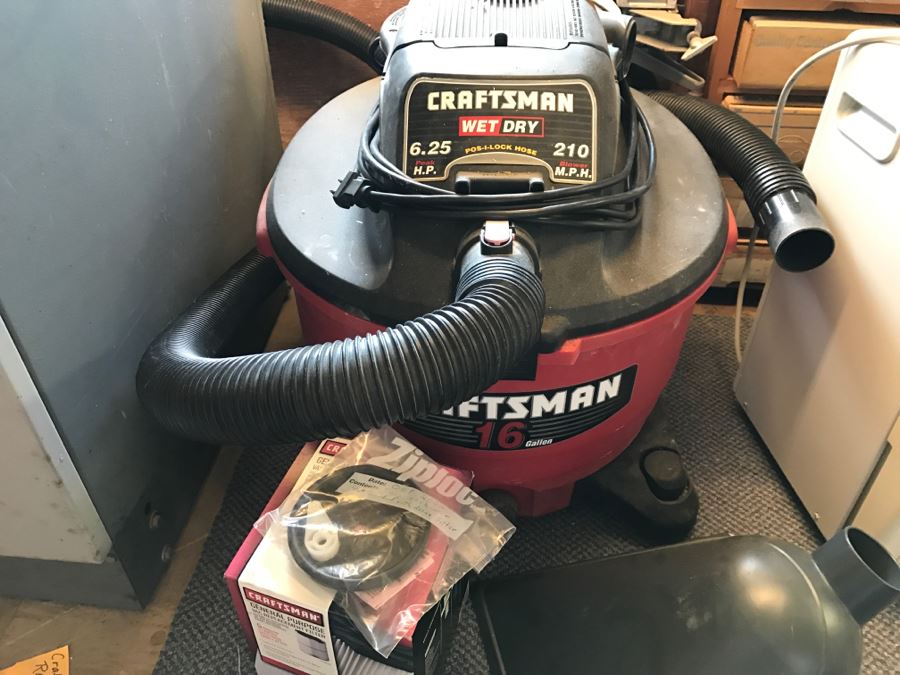 Craftsman Wet Dry Vac 6.25HP With Attachments And Replacement Filter