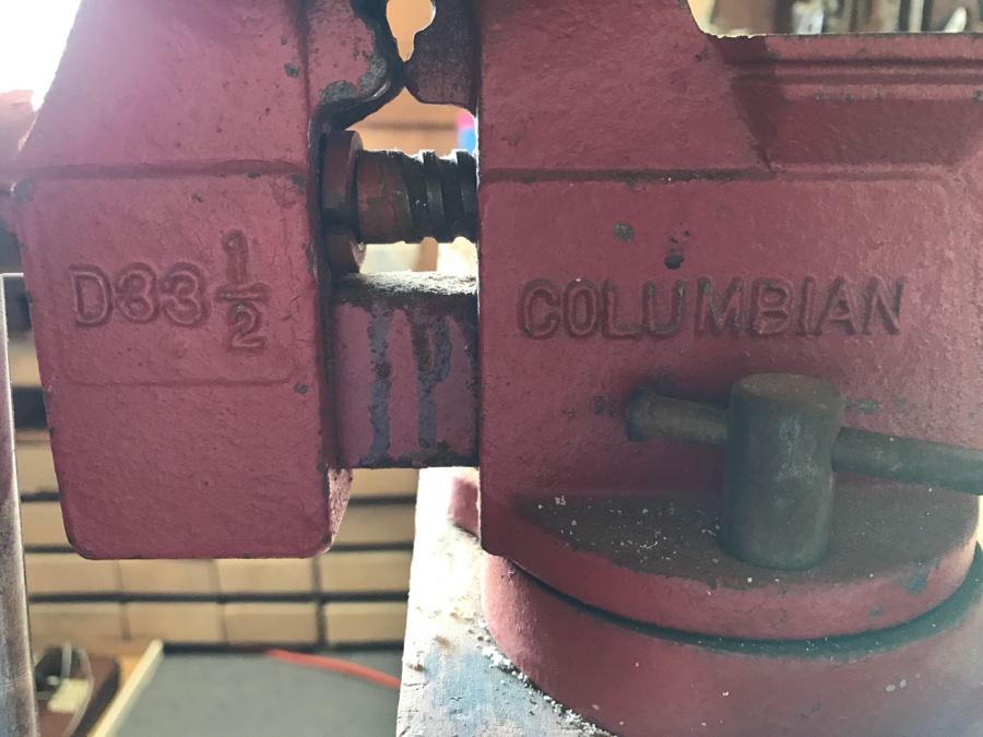 Vintage Columbian D33½ Bench Vise [Photo 3]