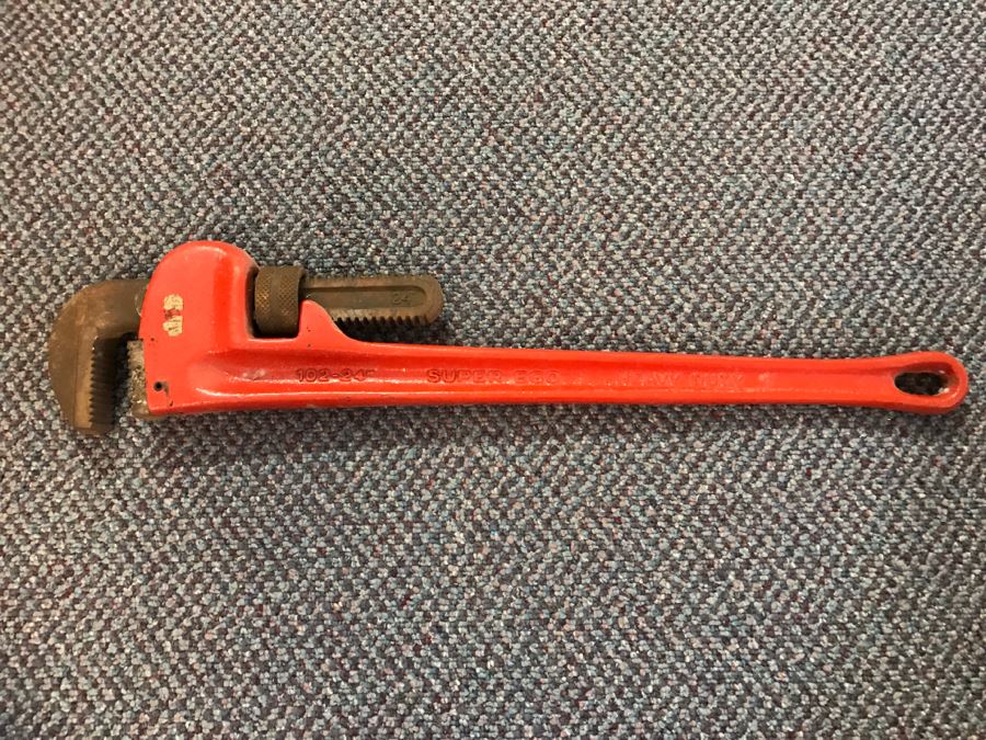 24' Super Ego Heavy Duty Adjustable Pipe Wrench [Photo 1]