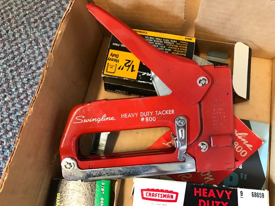 Vintage Swingline 800 Heavy Duty Tacker Stapler Red Working with Staples