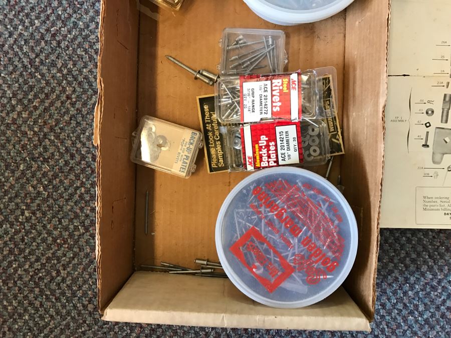 Dayton Riveter Model 4X577 With Box Of Rivets [Photo 5]