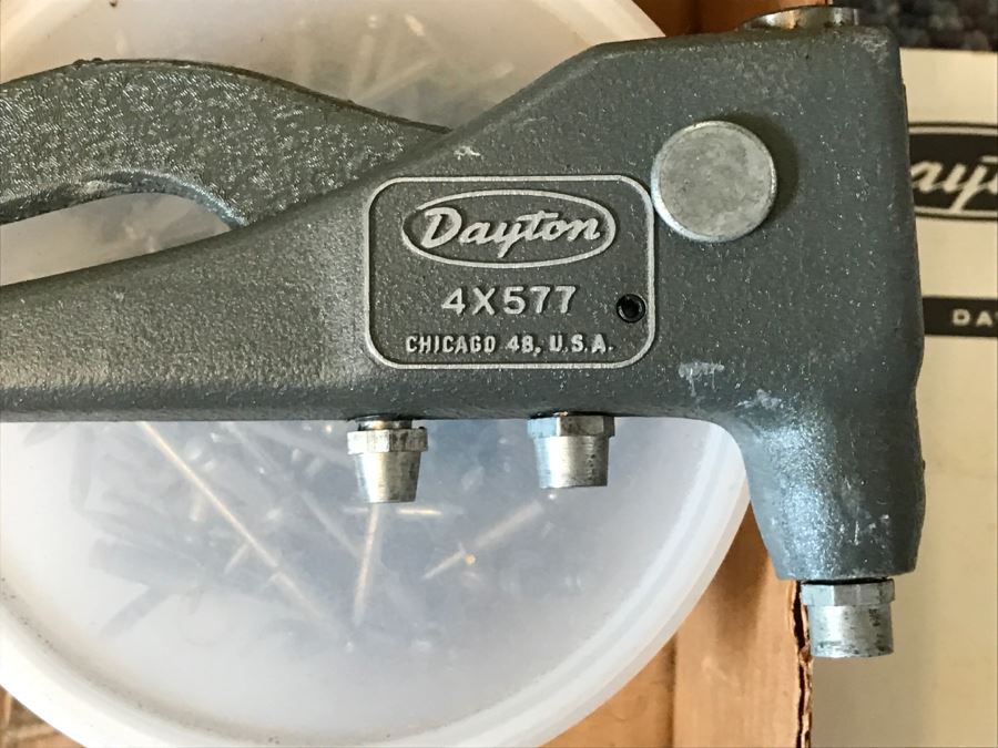 Dayton Riveter Model 4X577 With Box Of Rivets [Photo 3]