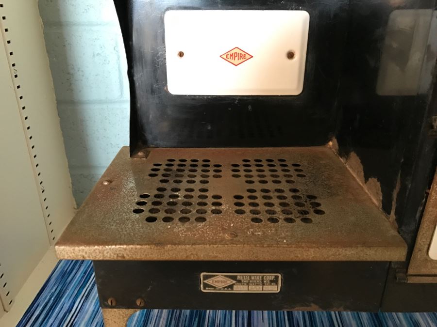 Vintage Empire Metal Ware Corporation 600 Watt Child Electric Toy Stove Oven B27 - Working - Cord Missing [Photo 3]