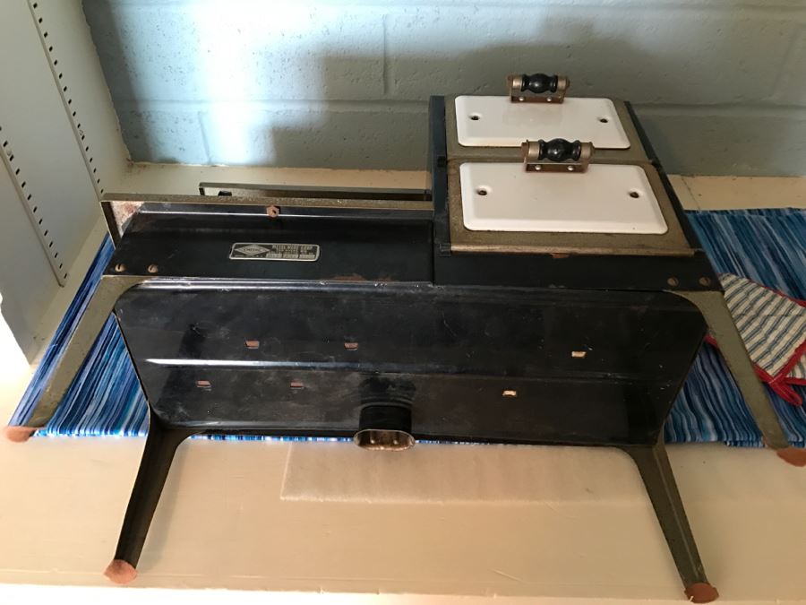 Vintage Empire Metal Ware Corporation 600 Watt Child Electric Toy Stove Oven B27 - Working - Cord Missing [Photo 15]