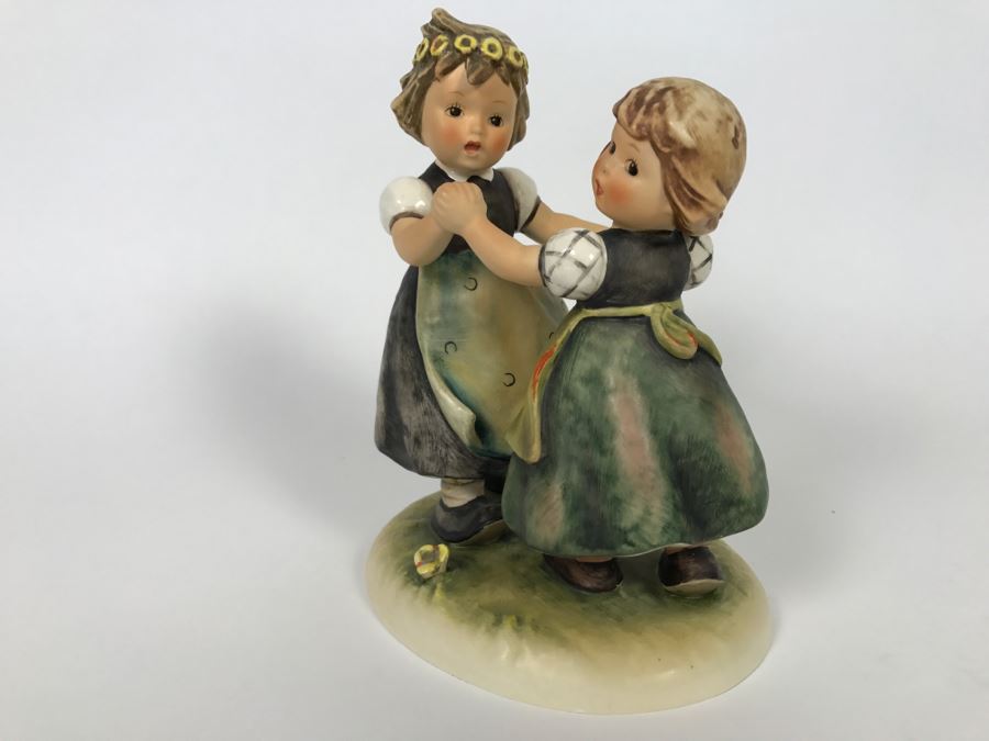 Vintage Hummel Goebel Figurine [Photo 4]
