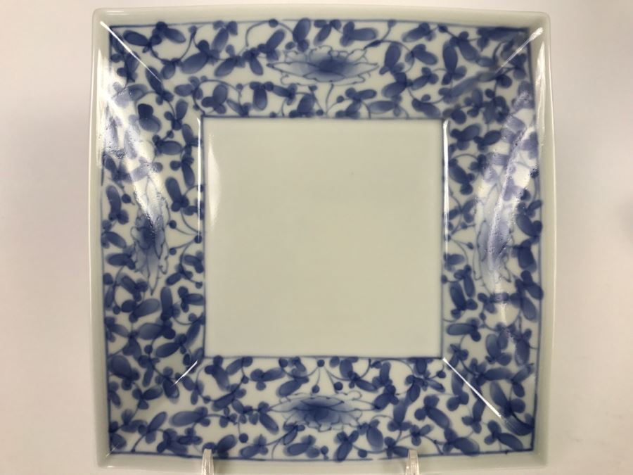 Asian Blue And White Dish With Display Stand [Photo 3]