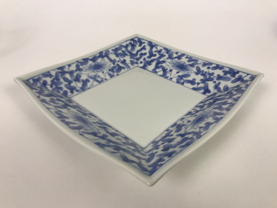 Asian Blue And White Dish With Display Stand [Photo 6]