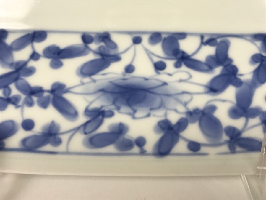 Asian Blue And White Dish With Display Stand [Photo 4]